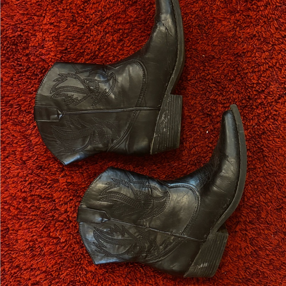 Black Cowboy Boots
